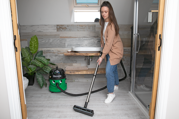 George Aspira e lava