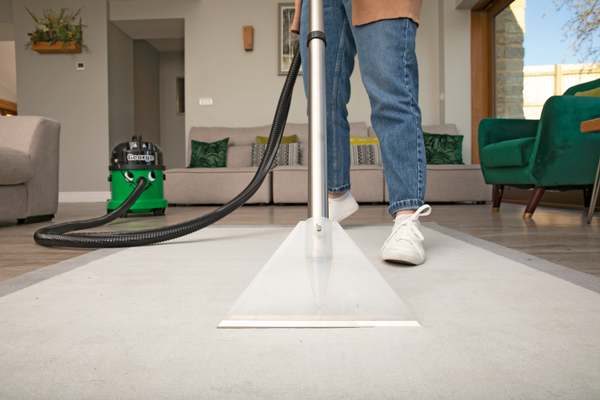 George Aspira e lava